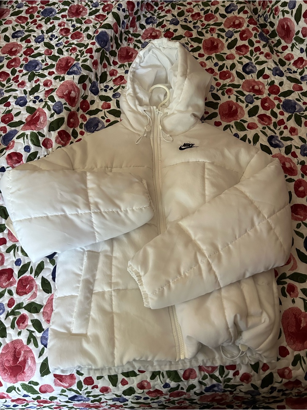 Nike' White Puffer Hooded Jacket